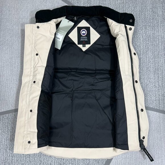 Women's White Canada Goose Vest Iconic Winter Style - Picture 3 of 6